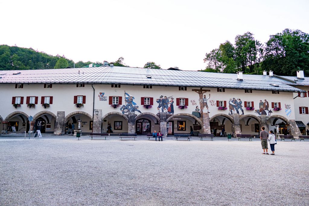 Königliches Schloss - Berchtesgaden - Der Kreuzgang. Das Schloss ist geprägt durch unterschiedliche Stilepochen. - © alpintreff.de - Christian Schön